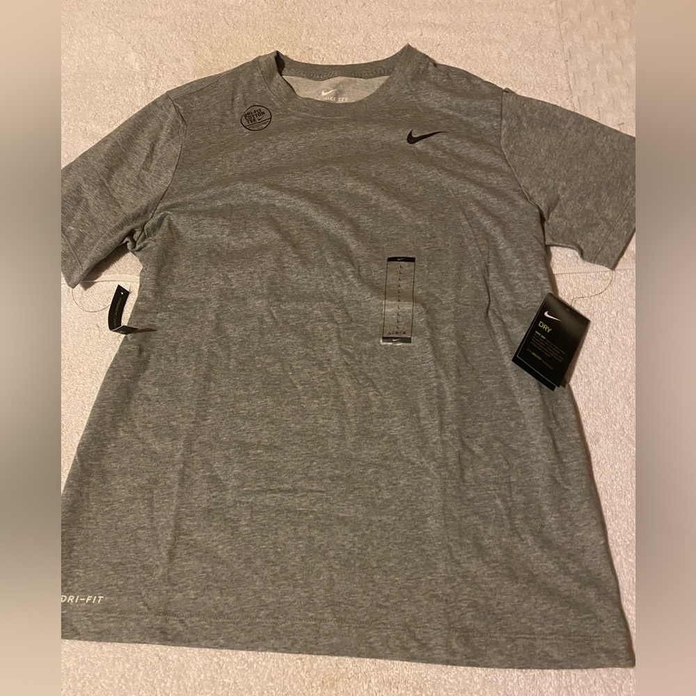 Nike Dri Fit The Nike Tee Gray Adult Large Short Sleeve Shirt New